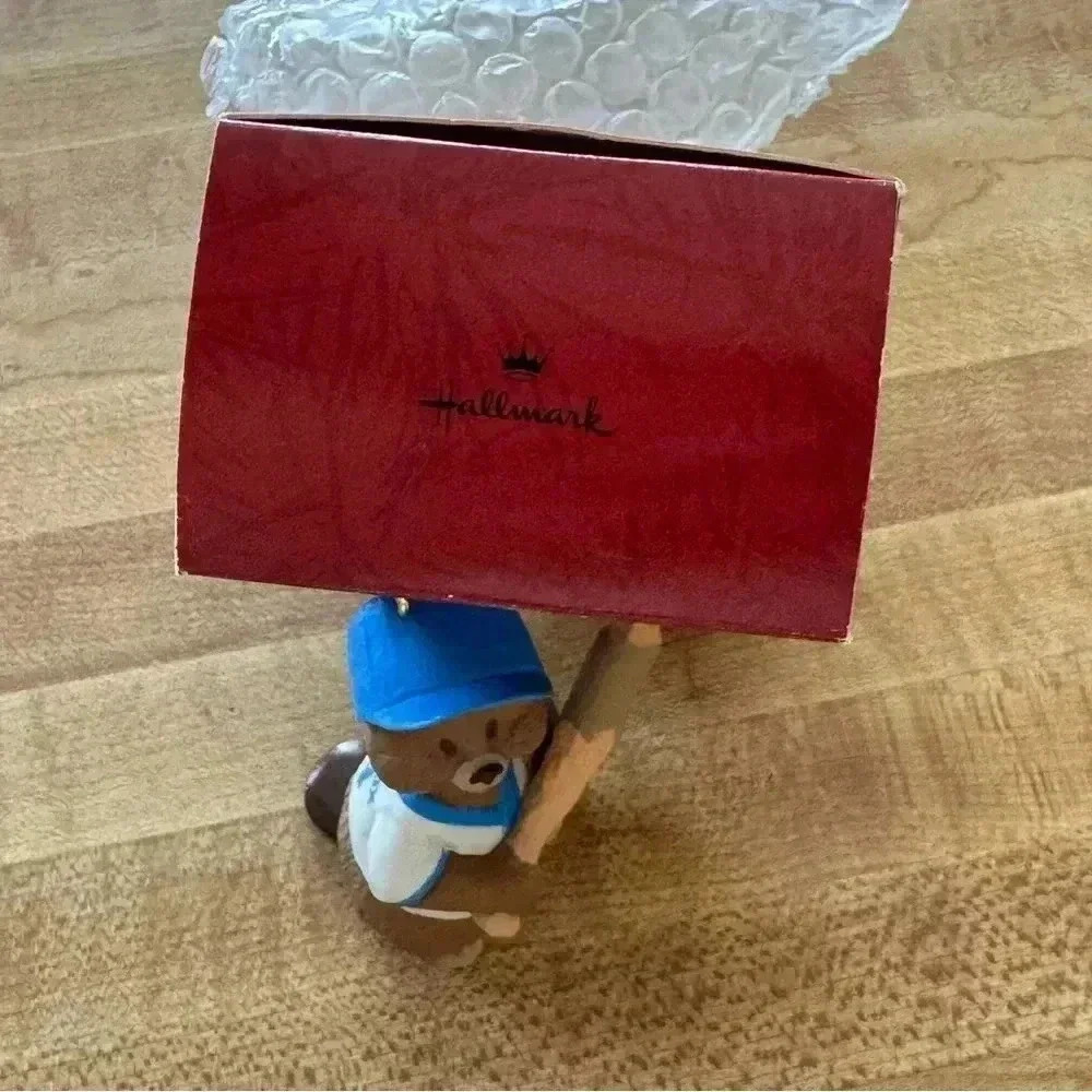 Hallmark Vintage Busy Batter 1994 Beaver Baseball Christmas Keepsake Ornament - Picture 7 of 8